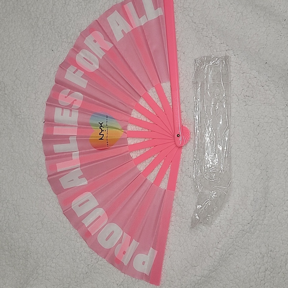 NYX COSMETICS PRIDE FAN 🏳️‍🌈